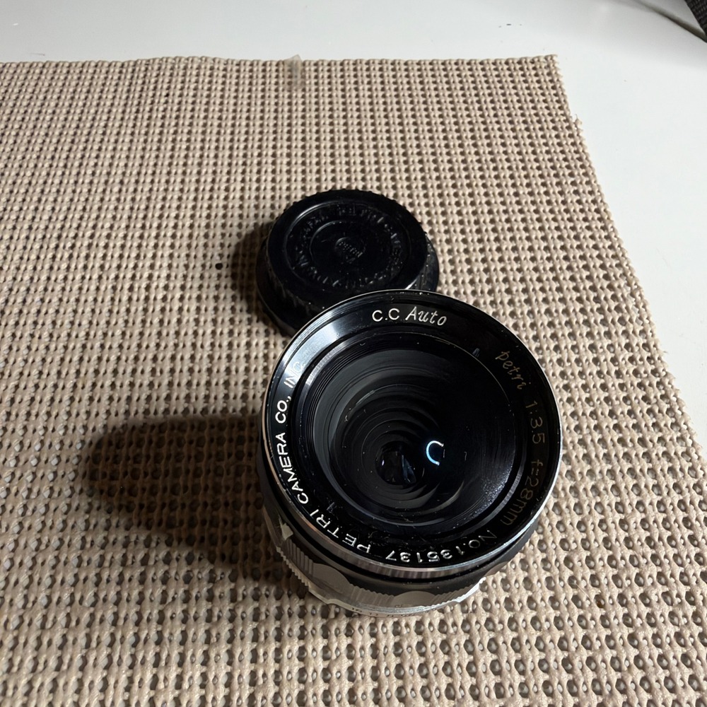 Petri CC Auto 28mm f3.5 Wide Angle Prime Lens Vintage No. 135137 Japan